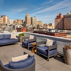 One-Bedroom King Suite